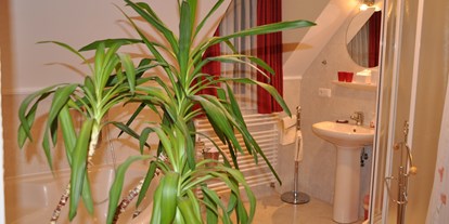Pensionen - Umgebungsschwerpunkt: See - Strobl - Ferienwohnung/Suite 3 "PARIS" - Appartementhaus Grill
