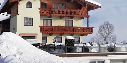 Pensionen - Balkon - Zillertal - Winterbild - Gästehaus Margot
