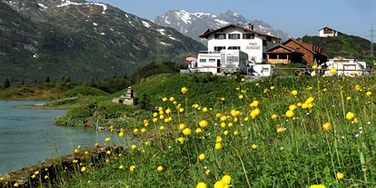 Pensionen - Wanderweg - Gargellen - Blick mit See - Haus Zeinissee
