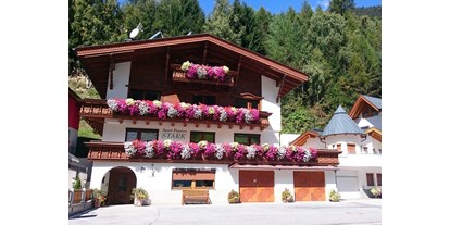 Pensionen - Umgebungsschwerpunkt: Fluss - Tirol - Hausansicht - Apart-Frühstückspension Stark