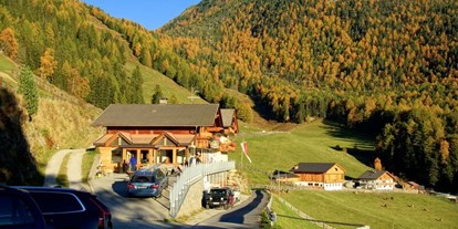 Pensionen - Wanderweg - Niederdorf (Trentino-Südtirol) - Roanerhof Abendsonne Goldener Herbst - Residenz Roanerhof