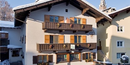 Pensionen - Garage für Zweiräder - Aurach bei Kitzbühel - Hausansicht Winter - Pension Kometer***