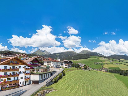 Pensionen - Wanderweg - Lappach (Trentino-Südtirol) - Direkt im Dorf neben den Bergen und öffentlichen Verkehrsmitteln wie Seilbahn.  - Pension Sonnenhof