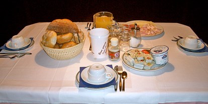 Pensionen - Frühstück: serviertes Frühstück - Mühlbach (Trentino-Südtirol) - Pension Garni Olga
