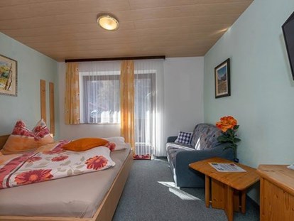 Pensionen - Umgebungsschwerpunkt: Berg - Hohe Tauern - Doppelzimmer mit Balkon - ***Pension Sonnblickhof