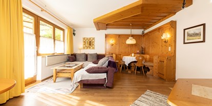 Pensionen - Balkon - Natters - Ferienwohnung SCHEIBE (Wohnzimmer - optional Schlafgelegenheit für 2 Personen) - Pension Gulla