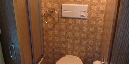 Pensionen - Restaurant - Kaprun - Kleinen aber Privaten Badezimmer mit Dusche und Toilette - Pension zu Hause