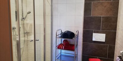 Pensionen - Skilift - Gerlos - Badezimmer/WC - Haus Roland