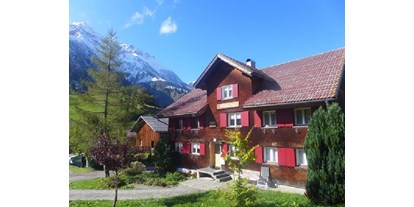 Pensionen - Terrasse - St. Anton am Arlberg - Gebäudeansicht - Bergwelt-M