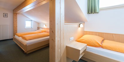 Pensionen - Garten - Mellau - Doppelzimmer + Einzelbett Alpenblick 1 - Haus Alpenblick