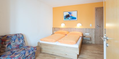 Pensionen - Garten - Raggal - Doppelzimmer Alpenblick 3 - Haus Alpenblick