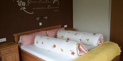 Pensionen - Umgebungsschwerpunkt: am Land - Zillertal - eines von 3 Schlafzimmern - Landhaus Egger