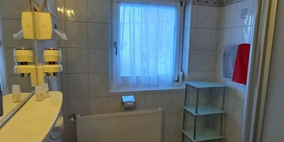 Pensionen - Umgebungsschwerpunkt: Berg - Imst - Badezimmer Aifnerblick - Haus Tirol Appartements