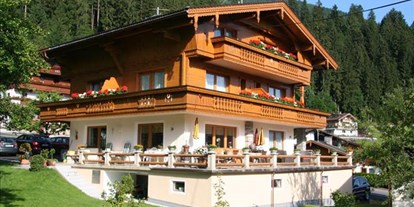 Pensionen - Garten - Ried im Zillertal - Gästehaus Binder