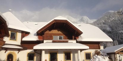 Pensionen - Garage für Zweiräder - Untertauern (Untertauern) - sonniger Wintertag - Bio-Bauernhof Simonbauer