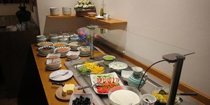 Pensionen - Frühstück: Frühstücksbuffet - Thomatal - Gästehaus Schusser an der Therme