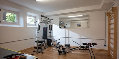 Pensionen - Sauna - St. Johann - Ahrntal - Der Fitnessraum mit Tischtennisplatte - Hotel Garni Birkenhof & Apartments Rosenhof