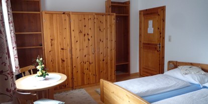 Pensionen - Kühlschrank - Garmisch-Partenkirchen - Symbolfoto für Zimmer  - Haus Stubenböck