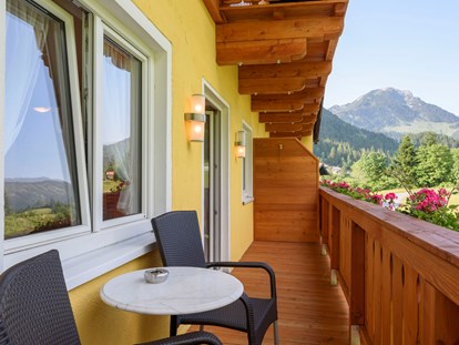 Pensionen - weitere Verpflegungsmöglichkeiten: Abendessen - Österreich - Balkon mit Blick aufs Gamsfeld - Gasthof Waldwirt