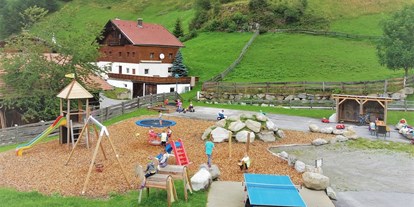 Pensionen - Terrasse - Tiroler Oberland - Kinderspielplatz der Veitenhof - Bio & Reiterhof der Veitenhof