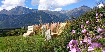 Pensionen - Umgebungsschwerpunkt: Berg - Tiroler Oberland - Gartenlounge Ferienwohnung der Veitenhof Ruhe im Ötztal  - Bio & Reiterhof der Veitenhof