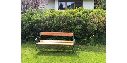 Pensionen - Sauna - Gsies - Erholung im Garten - Gästehaus Schlossnerhof***