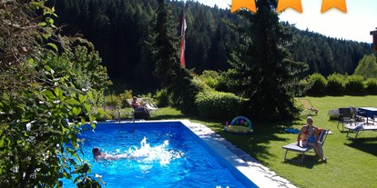 Pensionen - Art der Pension: Urlaubspension - Filzmoos (Filzmoos) - Pool mit Sonnenterasse - Frühstückspension Gästehaus Elisabeth