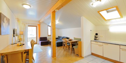 Pensionen - Kühlschrank - Raggal - App.3 DG, Nordbalkon, 76 m², 2 Schlafzimmer, 1 Dusche/WC - Appartements Lenzikopf