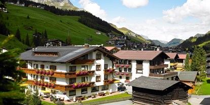 Pensionen - Garten - Arlberg - Lavendel Aussenansicht Sommer - Hotel Garni Lavendel