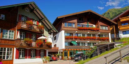 Pensionen - Balkon - Holzgau - Gästehaus & Ferienwohnungen  Altes Doktorhaus