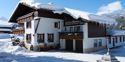 Pensionen - Balkon - Balderschwang - Hausansicht Winter - Landhaus Bromm