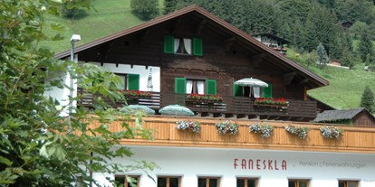 Pensionen - Terrasse - St. Gallenkirch - Außenansicht - Pension Faneskla