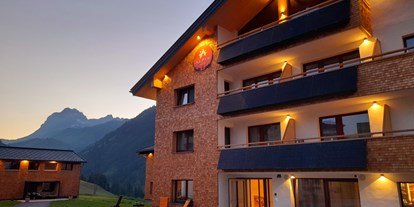 Pensionen - Terrasse - St. Anton am Arlberg - Unser Alpin im Sommer - Alpin - Studios & Suites