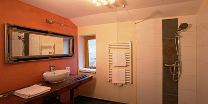 Pensionen - Terrasse - Hinterstoder - Familienzimmer für 4 Personen mit außergewöhnlichen Bad. - Ortnerhof Ennstal