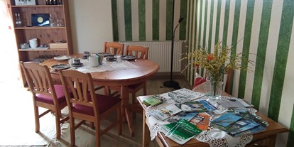 Pensionen - Garten - Heimschuh - Frühstücksraum - Fremdenzimmer und Restaurant Herberts Stubn