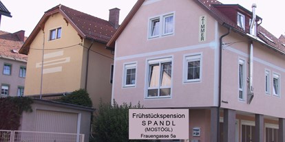 Pensionen - Ladestation Elektroauto - Steiermark - kleine familiäre Privatzimmervermietung - Frühstückspension Spandl