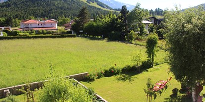 Pensionen - Garten - Tirol - Aussicht vom Apartment - HAUS ALPENGRUSS 