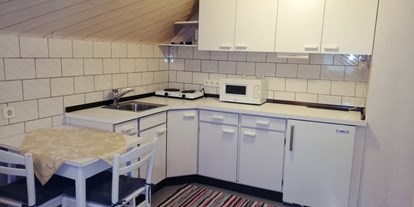 Pensionen - Spielplatz - Strallegg - Küche im Apartment "Panorama" - Frühstückspension Hermine Fraiß