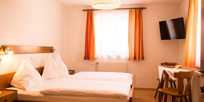 Pensionen - Art der Pension: Gasthaus mit Zimmervermietung - Doppelbetzimmer im ersten Stock. - Alpengasthof Moser