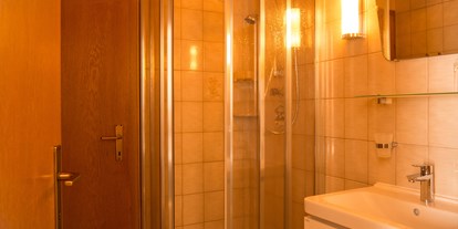 Pensionen - Umgebungsschwerpunkt: am Land - Gurk (Gurk) - Badezimmer im ersten Stock. - Alpengasthof Moser