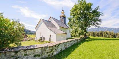 Pensionen - WLAN - Glödnitz - Die Karchauer-Kirche - Alpengasthof Moser