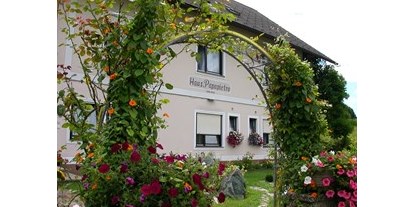 Pensionen - Deutsch Kaltenbrunn - Blumenschmuck Willkommens Gruß - Gästehaus Anna