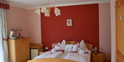 Pensionen - WLAN - Altlichtenwarth - das Siebenschläferzimmer mit überdachter Sonnenterrasse - Landhaus zum Siebenschläfer