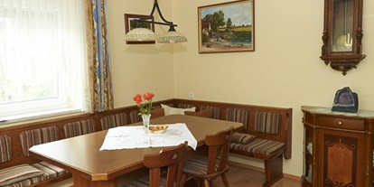 Pensionen - Restaurant - Greifenburg - Wohnzimmer, mit Schlafsofa (Zusatzbett) - Ferienhaus Jantscher
