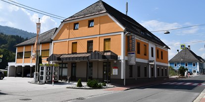 Pensionen - WLAN - Lavamünd - Das ehemalige Postgebäude wird seit 2014 als Posthostel geführt. Mitten am Hauptplatz in Lavamünd - direkt am Drauradweg R1 und dem Lavantradweg R10; am Jakobsweg - am Lavanttaler Höhenweg - am Kärntner Grenzweg - am Benediktweg - am Mariazeller Weg - Posthostel Lavamünd