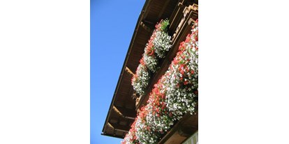 Pensionen - Umgebungsschwerpunkt: Berg - Längenfeld - Blumenpracht auf dem Südbalkon - Haus Sarah