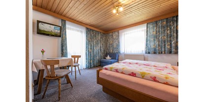Pensionen - Umgebungsschwerpunkt: Berg - Tirol - Komfortzimmer mit Liebe zum Details - Haus Sarah