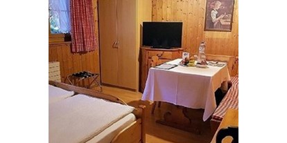 Pensionen - Art der Pension: Frühstückspension - Schweiz - Das kleine Doppelzimmer im Nebenhaus - Chalet-Gafri BnB - Frühstückspension mit Top-Service auch jetzt in dieser Zeit.