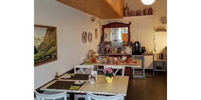 Pensionen - Restaurant - Berner Oberland - Teil vom Frühstücks- und Aufenthaltsraum - Chalet-Gafri BnB - Frühstückspension mit Top-Service auch jetzt in dieser Zeit.