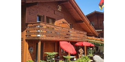 Pensionen - Garten - Berner Oberland - Aussenansicht im Sommer - Chalet-Gafri BnB - Frühstückspension mit Top-Service auch jetzt in dieser Zeit.